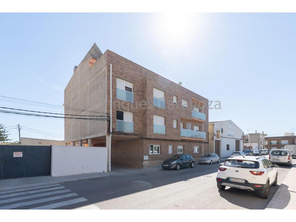 Apartment located in Deltebre, on the first floor of a building constructed in 2008, with a built area of 63 m² and a usable area of 53 m².The property comprises an entrance hall-corridor, kitchen-dining-living area, two bedrooms and a full bathroom. The main bedroom is a double bedroom and has a private balcony, while the second bedroom is a single bedroom. The bathroom is equipped with a shower tray.The living area combines the kitchen with the dining and living room, creating a practical and functional space. The kitchen is equipped with an oven and ceramic hob, and the property also has an electric water heater for hot water.The property features an air-conditioning unit with both cooling and heating functions in the dining/living area, as well as aluminium windows with double glazing, which contribute to improved insulation.The property also includes an outdoor parking space, providing added convenience for parking a vehicle.The building has a lift, although it is currently out of service. Another notable feature is the building’s exposed brick façade, a low-maintenance finish that eliminates the need for periodic painting.A practical and well-distributed home with two bedrooms, outdoor space and parking, located in Deltebre.The stated price does not include the costs and taxes arising from the transfer, such as notarial, land registry and administrative fees, nor any applicable taxes (Property Transfer Tax, Value Added Tax or Stamp Duty), all of which shall be borne entirely by the purchaser, in accordance with current legislation.Real estate agency fees are included in the agreed sale price.For information on and determination of the applicable tax regime, it is recommended to visit the website of the Catalan Tax Agency: https://atc.gencat.cat/ca/tributsThe information contained in this advertisement is provided for informational and guidance purposes only and does not constitute, under any circumstances, a binding offer or contract. Finques Zaragoza Immobiliaria Delta de l’Ebre, SL., reserves the right to modify, update or correct the content of this advertisement at any time without prior notice.